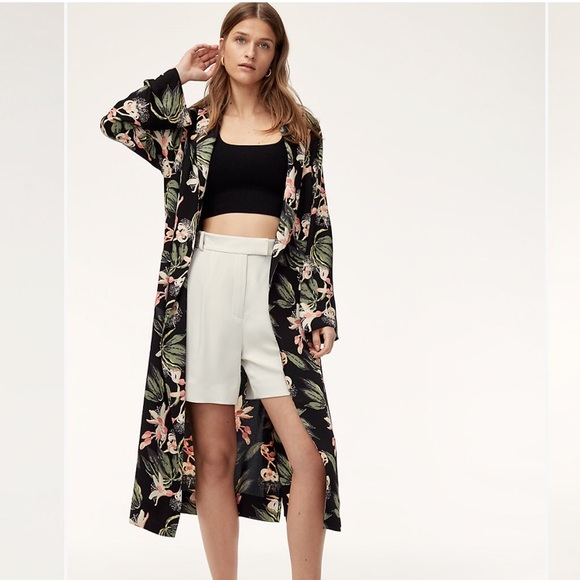 Aritzia Jackets & Blazers - Host pick* Aritzia Babaton Kahlo Jacket robe Large
